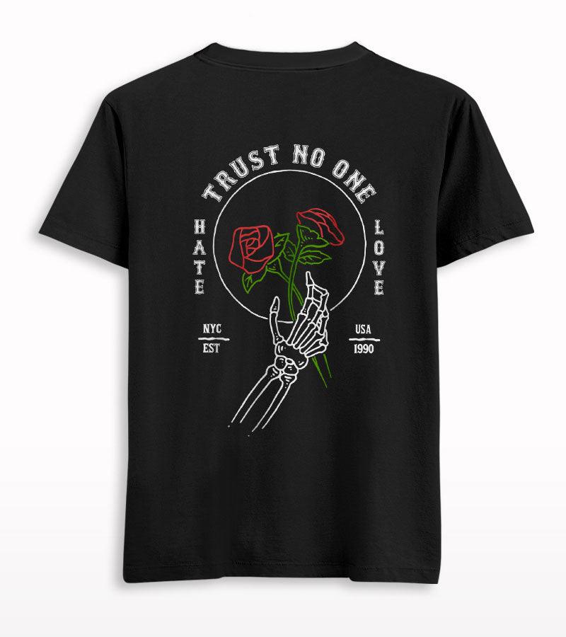 Trust No One Front & Back Print T-shirt - Crunk Thread
